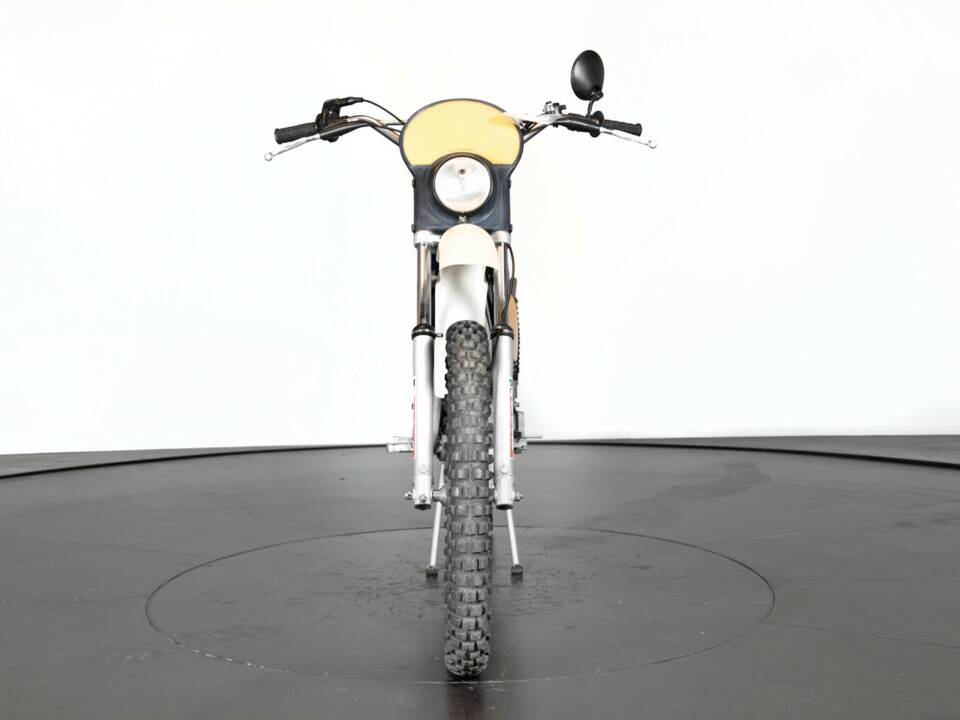 Immagine 2/15 di Aprilia Scarabeo 50 (1976)