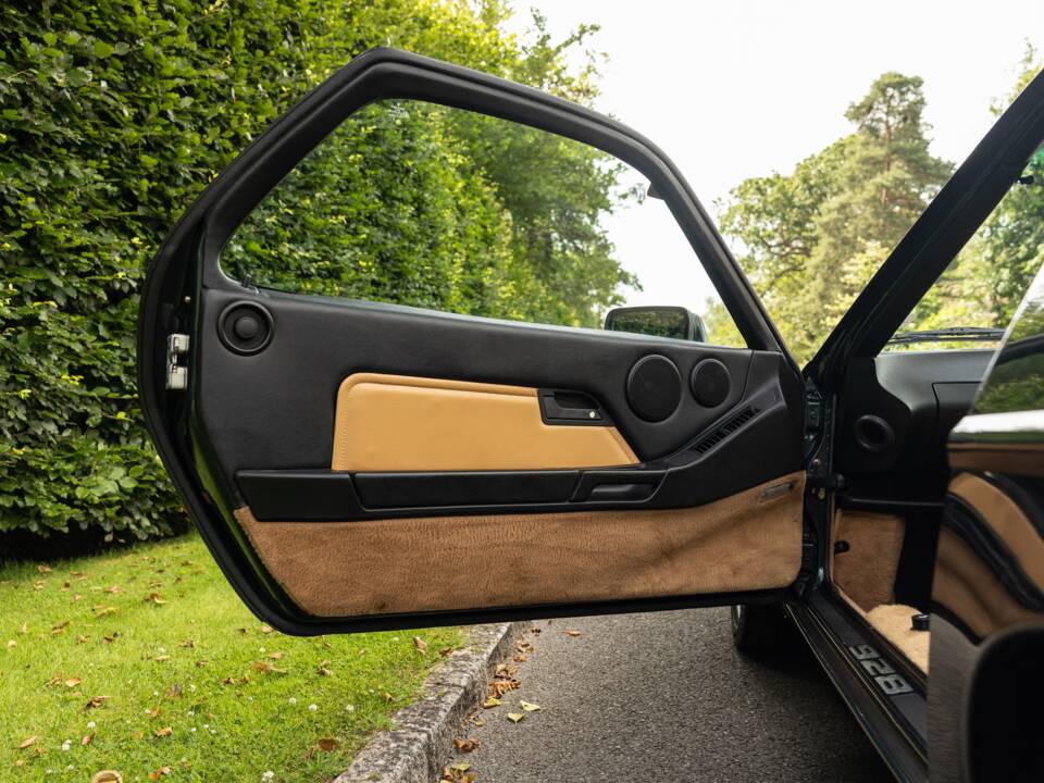 Bild 33/69 von Porsche 928 S4 (1989)