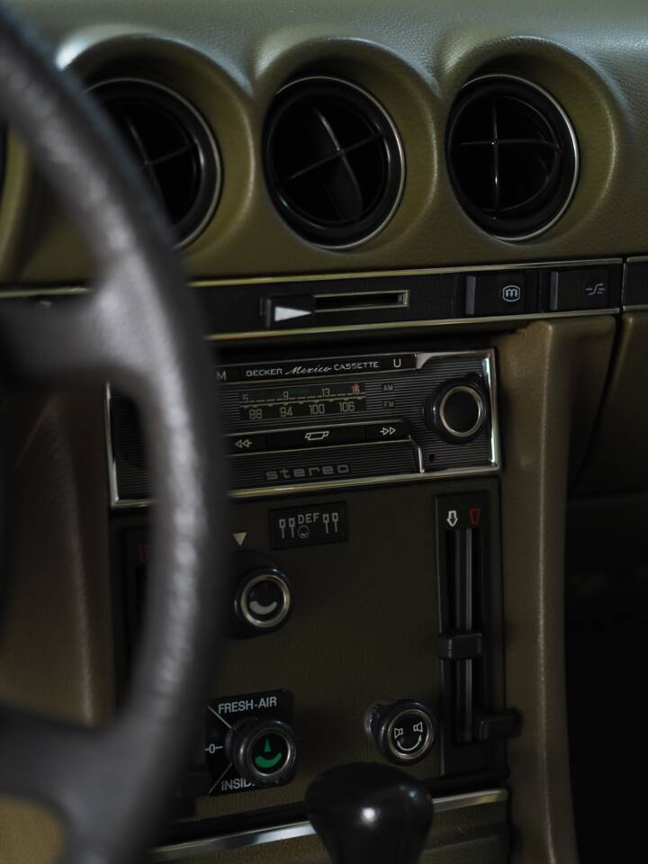Image 59/66 of Mercedes-Benz 450 SLC (1977)
