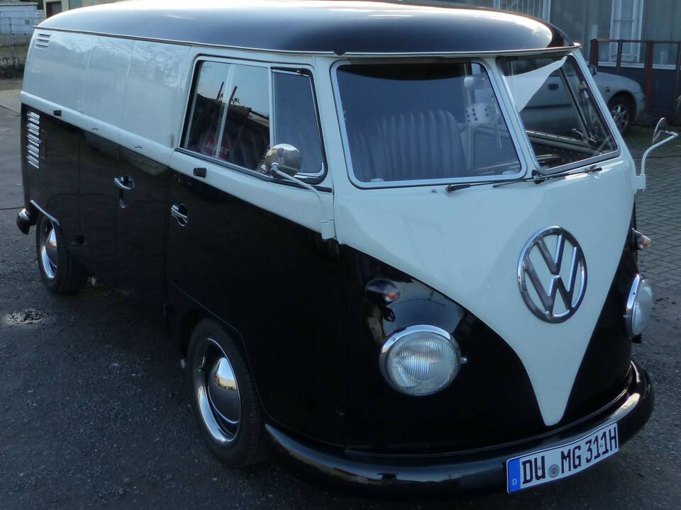 Image 9/19 of Volkswagen T1 panel van (1963)