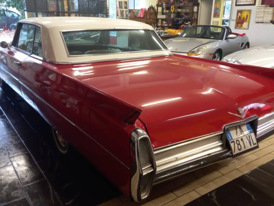 Image 20/35 of Cadillac Coupe DeVille (1964)
