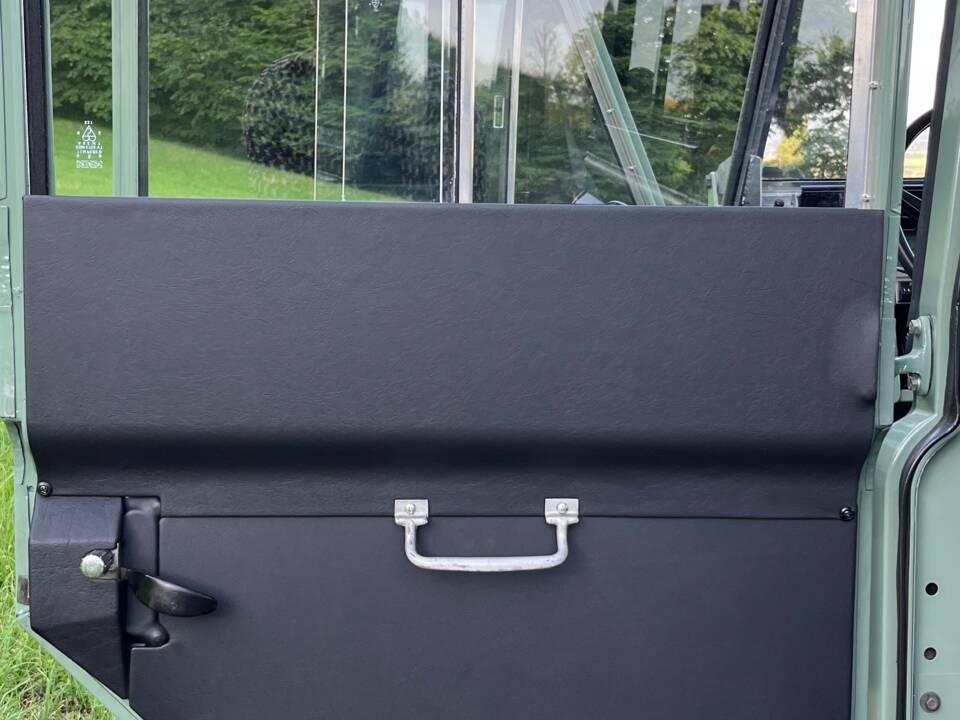 Imagen 7/99 de Land Rover 109 (1970)