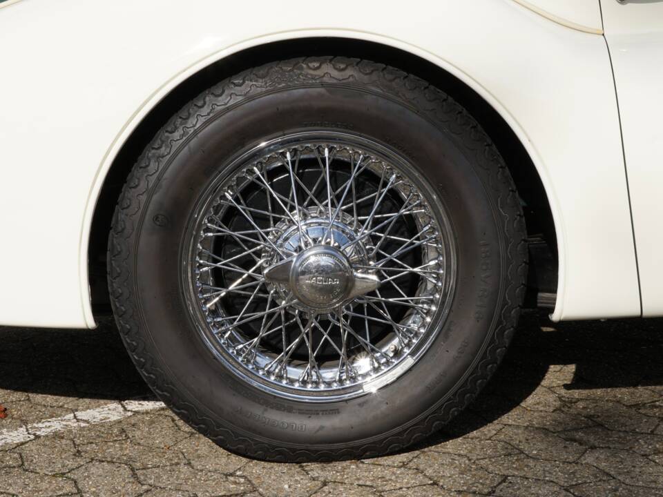 Afbeelding 13/13 van Jaguar XK 120 FHC (1953)