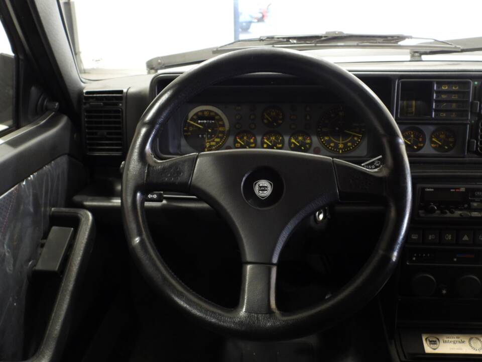 Image 7/15 of Lancia Delta HF Integrale Evoluzione I &quot;Martini 5&quot; (1992)