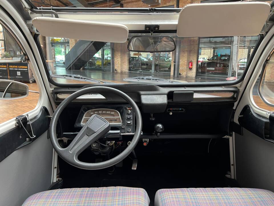 Bild 24/39 von Citroën 2 CV 6 Club (1988)