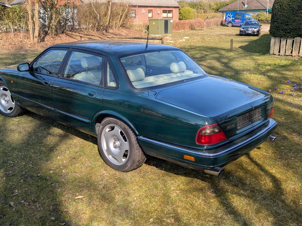 Image 10/64 of Jaguar XJR 4.0 Supercharged (1995)