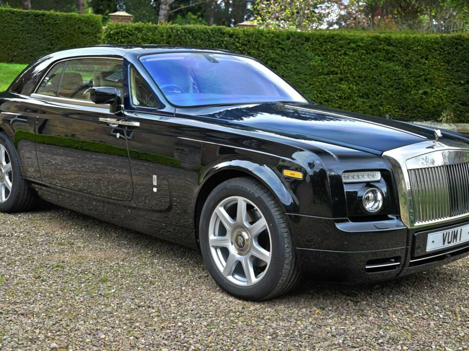 Immagine 2/50 di Rolls-Royce Phantom Coupé (2010)