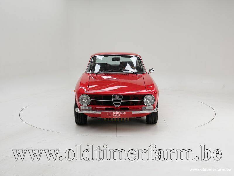 Immagine 5/15 di Alfa Romeo Giulia 1600 GT Junior (1974)