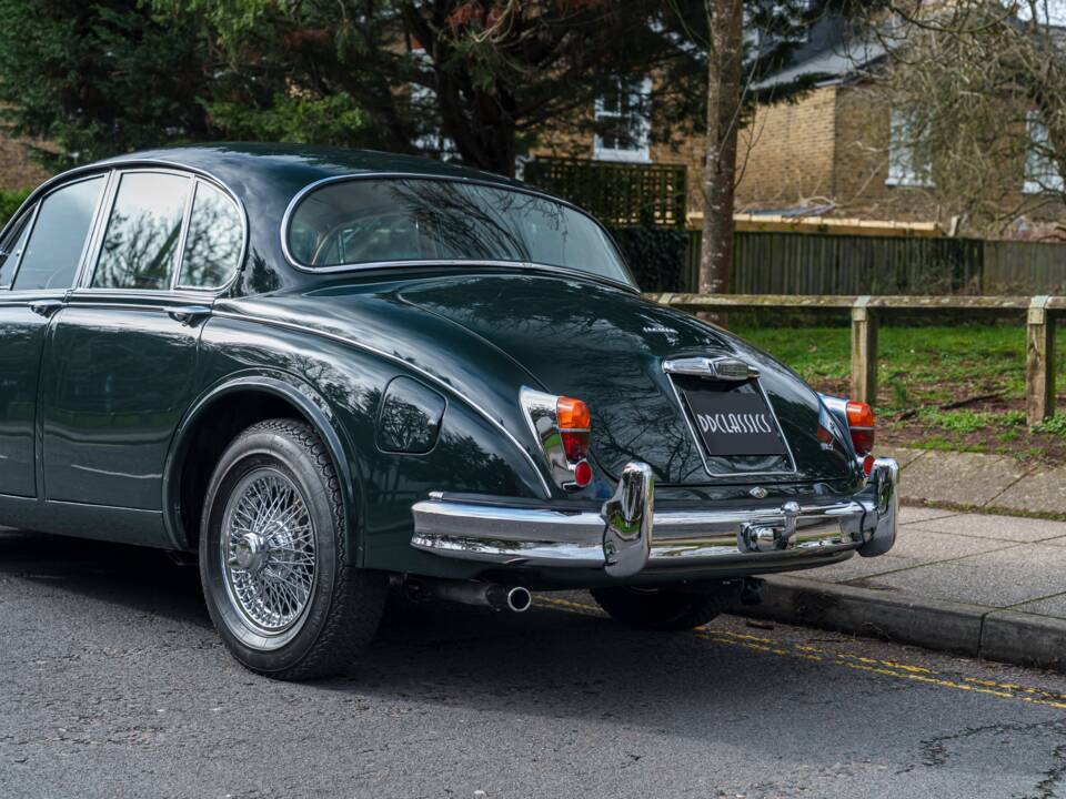 Image 12/31 of Jaguar 340 (1968)