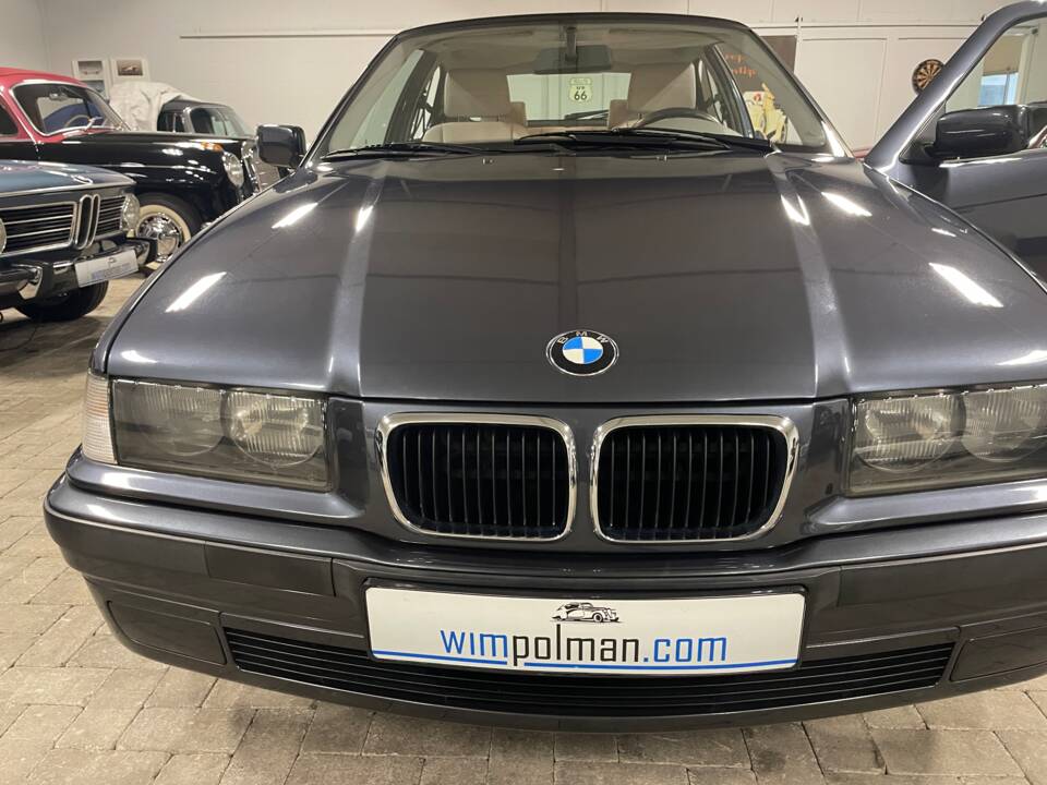 Bild 18/25 von BMW 318ti Compact (1997)