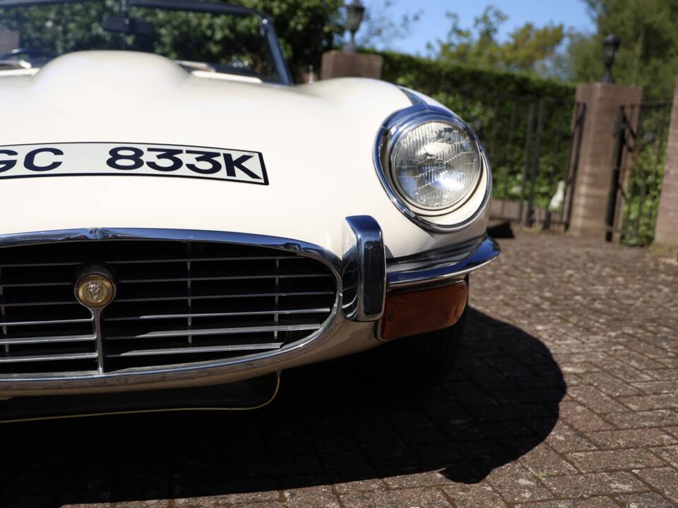 Afbeelding 50/50 van Jaguar E-Type V12 (1972)