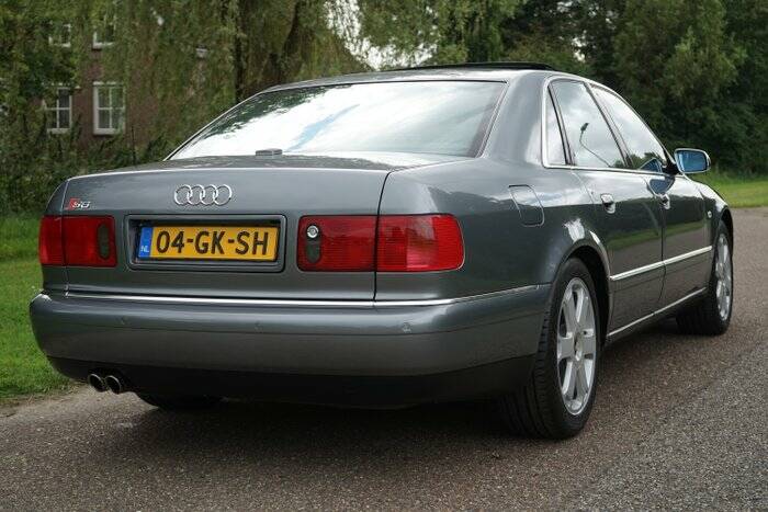 Immagine 2/7 di Audi A8 4.2 quattro (2001)