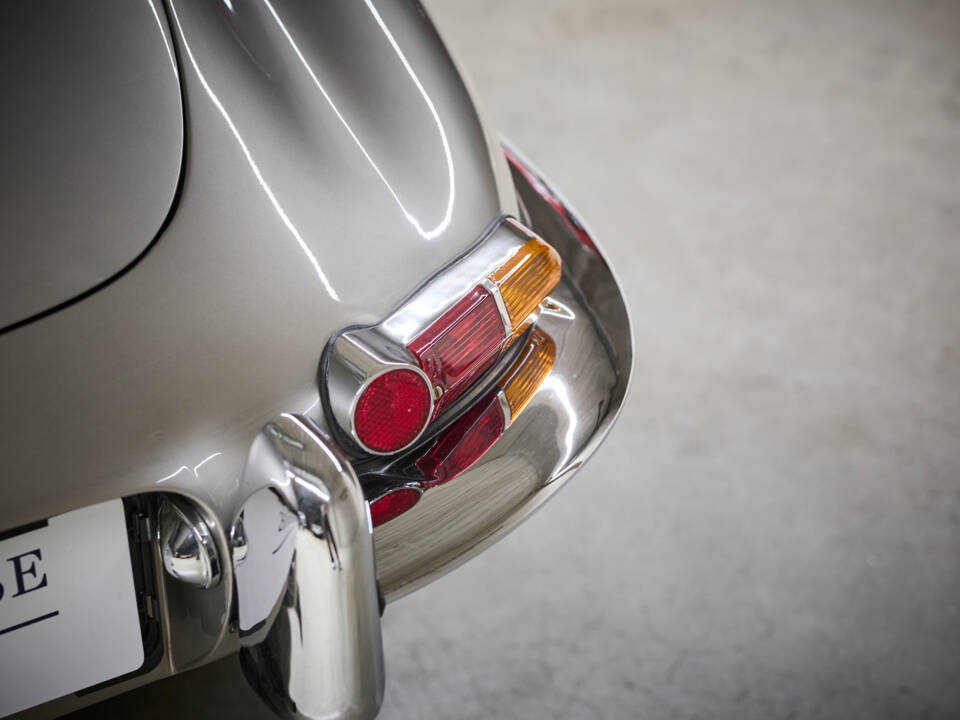 Immagine 57/99 di Jaguar E-Type 3.8 (1964)