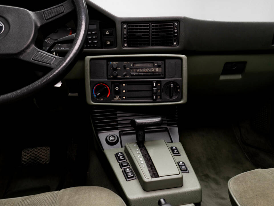 Immagine 30/43 di BMW 528i (1986)