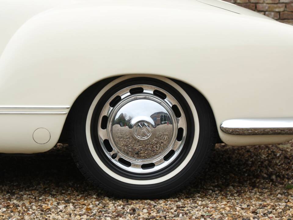 Bild 20/50 von Volkswagen Karmann Ghia 1300 (1966)
