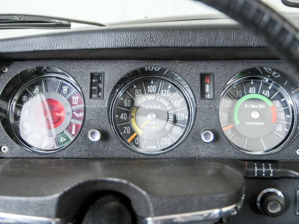 Image 19/50 of Citroën D Spécial (1971)