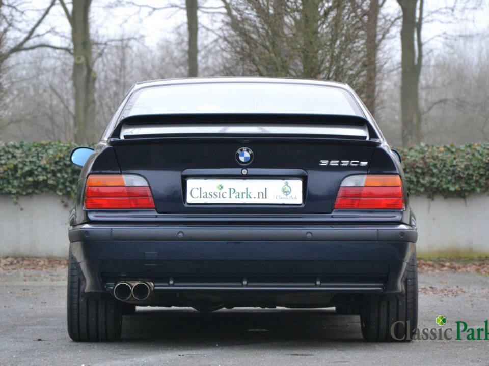 Image 4/50 of BMW 323i (1998)