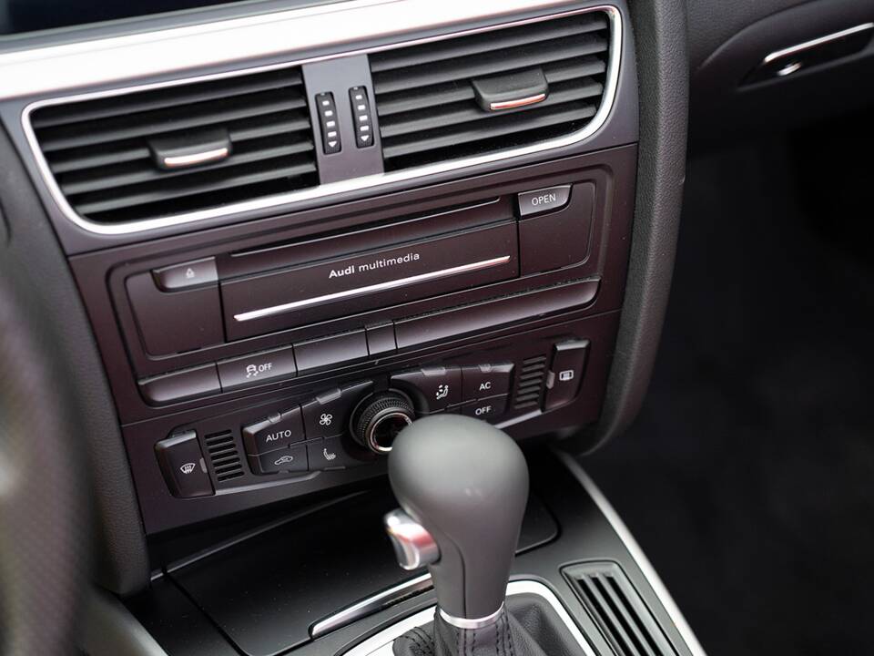Image 22/33 of Audi A5 2.0 TFSI (2010)