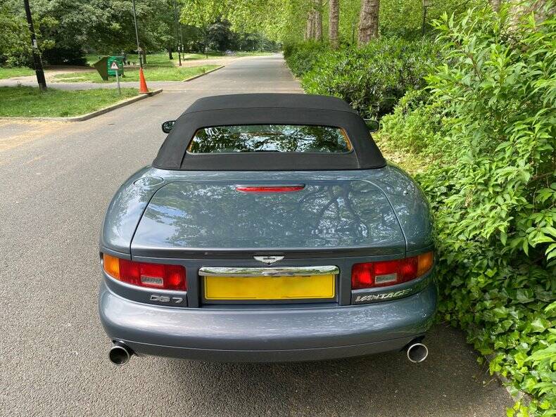 Image 31/50 of Aston Martin DB 7 Vantage Volante (2002)