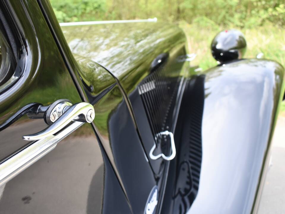 Image 35/57 de Citroën Traction Avant 15/6 (1950)