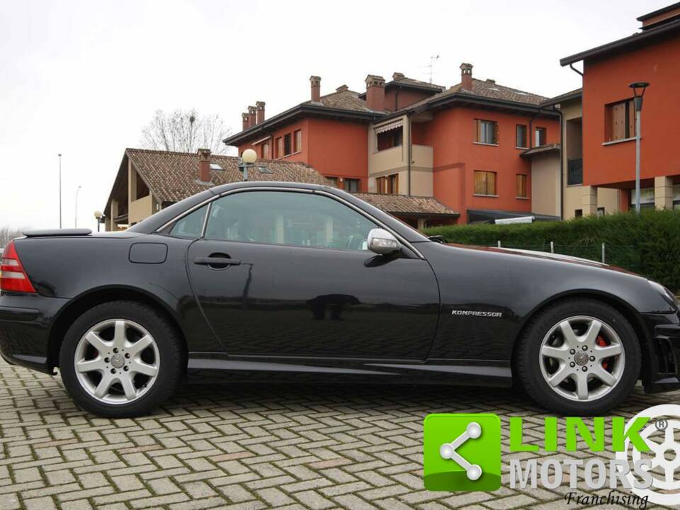 Immagine 8/10 di Mercedes-Benz SLK 200 Kompressor (1999)