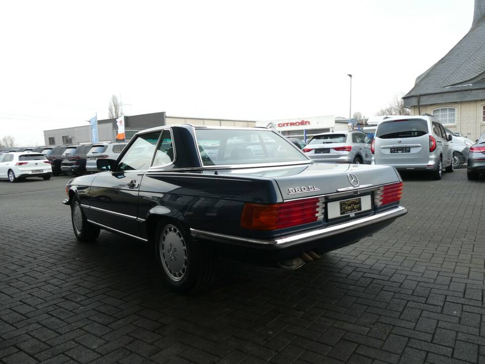 Bild 6/23 von Mercedes-Benz 560 SL (1989)