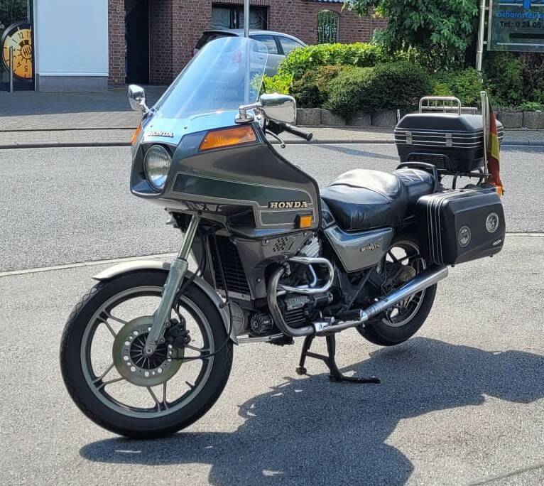Immagine 6/8 di Honda GL 650 Silver Wing (1984)