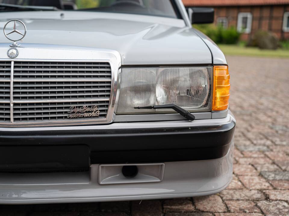 Bild 4/62 von Mercedes-Benz 190 E (1983)