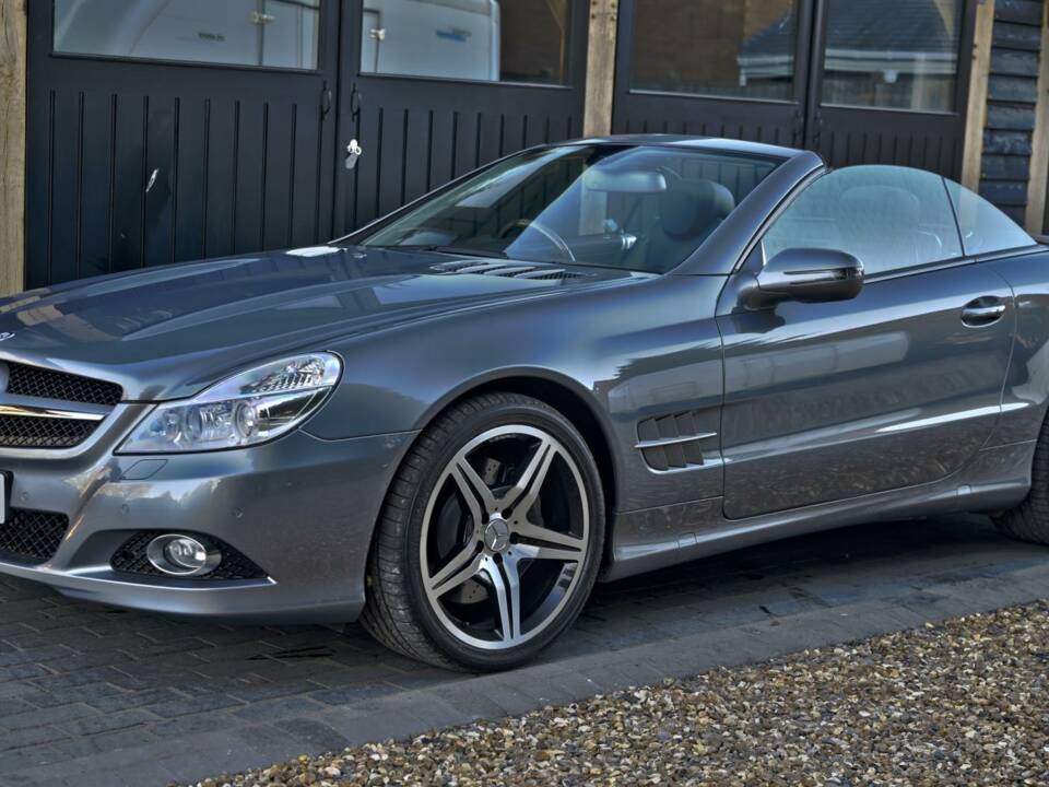 Image 5/50 of Mercedes-Benz SL 500 (2008)