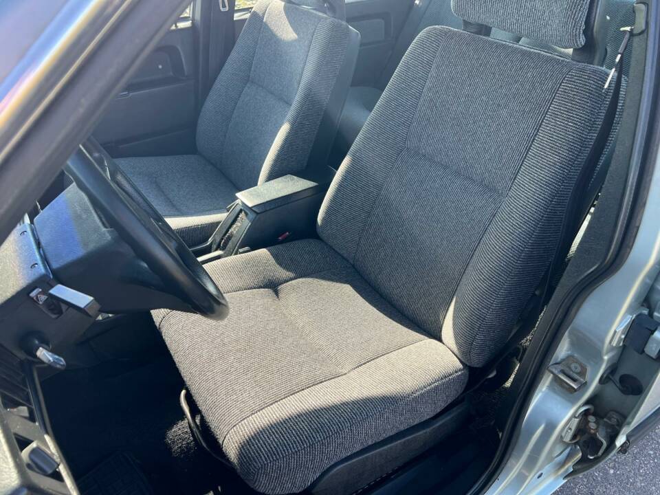 Image 21/41 of Volvo 740 (1987)