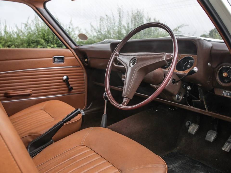 Image 6/17 de Ford Capri I  1600 (1970)