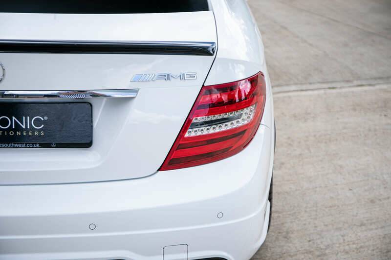 Image 31/33 of Mercedes-Benz C 63 AMG "Edition 507" (2013)