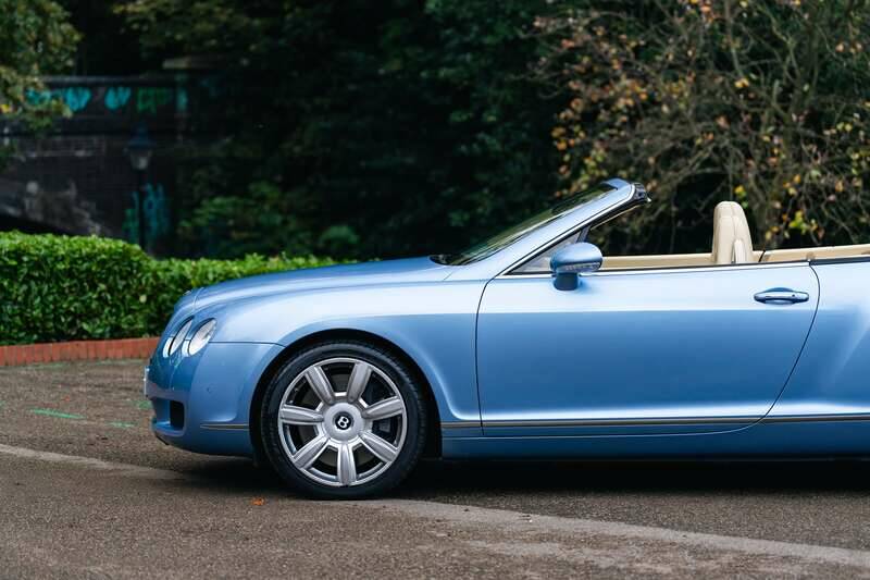 Bild 29/50 von Bentley Continental GTC (2007)