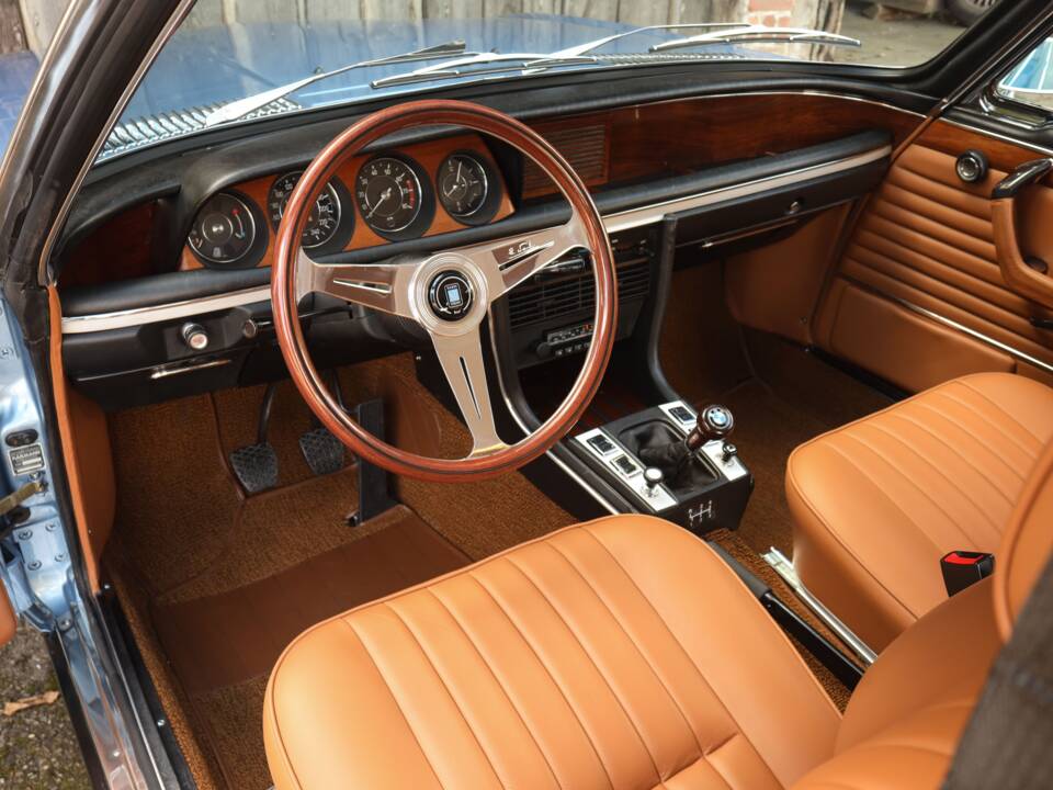 Image 9/73 of BMW 3.0 CSi (1973)