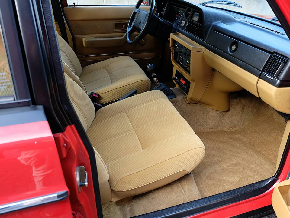 Image 26/75 de Volvo 240 (1986)
