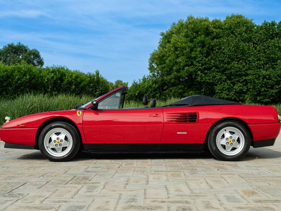 Image 5/50 of Ferrari Mondial T (1991)