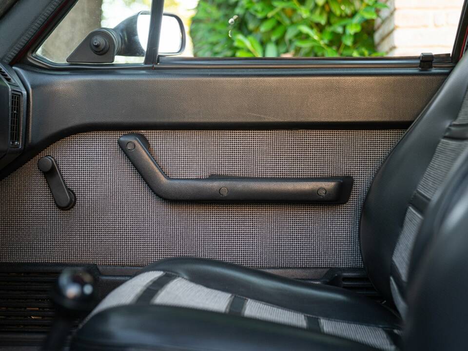 Image 34/50 of FIAT Ritmo 105 TC (1990)