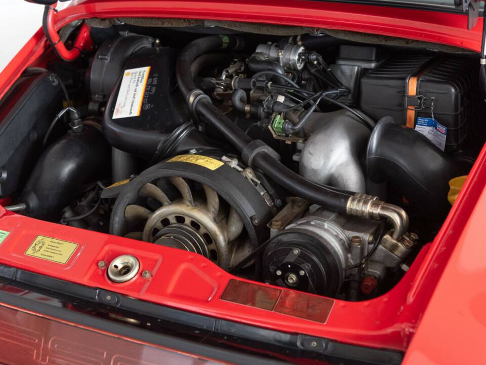 Afbeelding 46/48 van Porsche 911 Carrera 2 (1990)