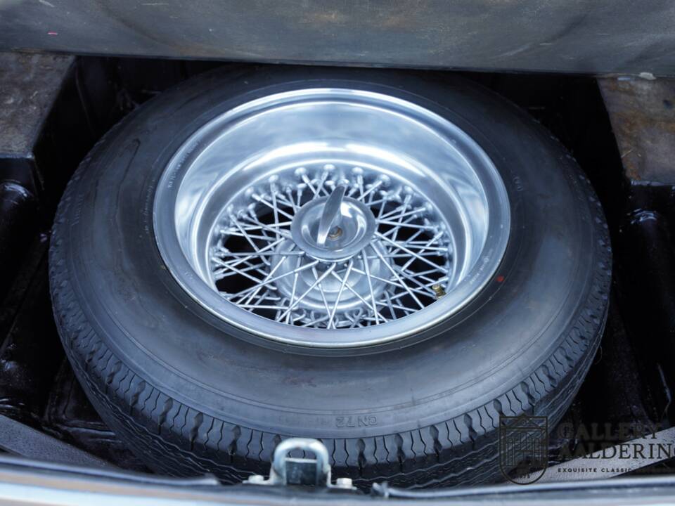 Image 25/50 de Ferrari 330 GT 2+2 (1965)