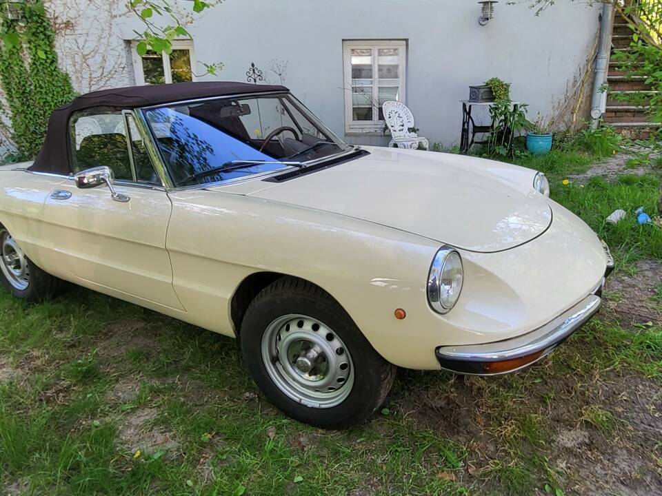 Image 1/37 of Alfa Romeo Spider Veloce 2000 (1982)