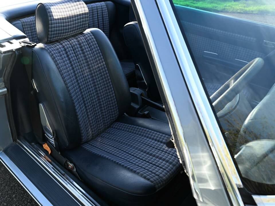 Immagine 38/50 di Mercedes-Benz 380 SL (1980)