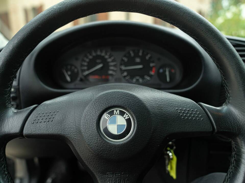 Image 29/50 of BMW 318 (1994)