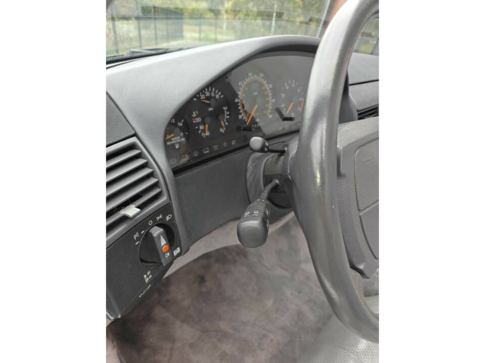 Image 37/50 de Mercedes-Benz 500 SL (1991)