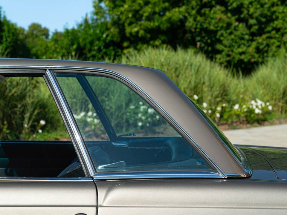 Image 31/50 of Mercedes-Benz 280 SL (1969)