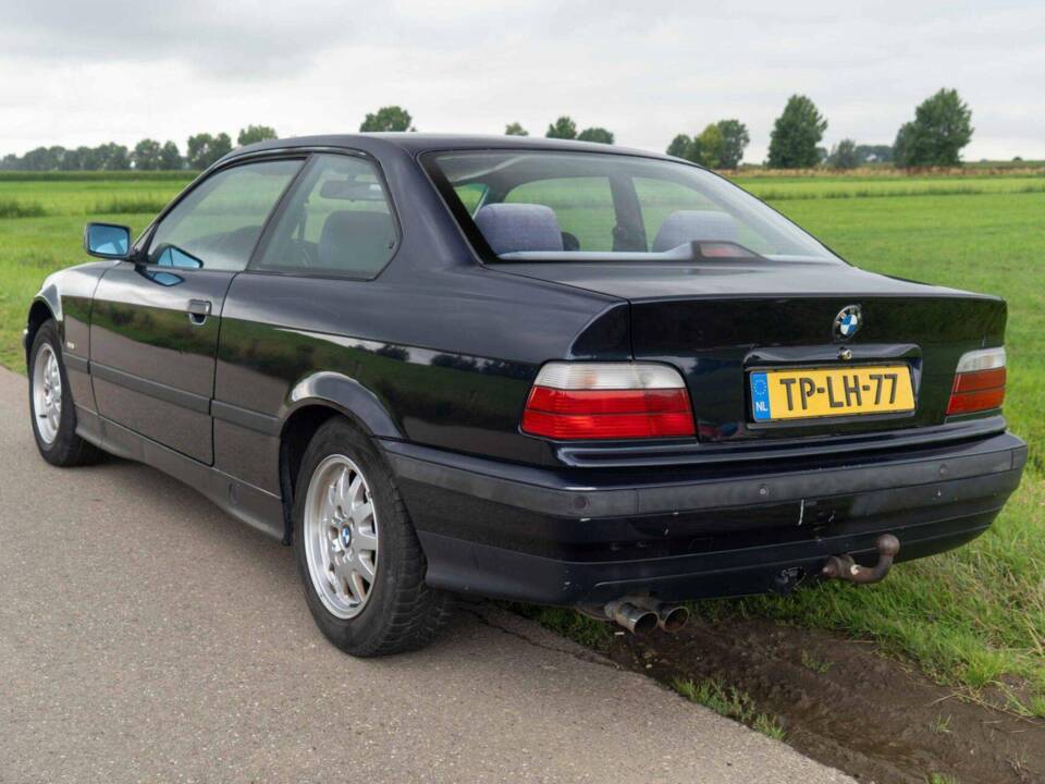 Bild 15/40 von BMW 316i (1998)