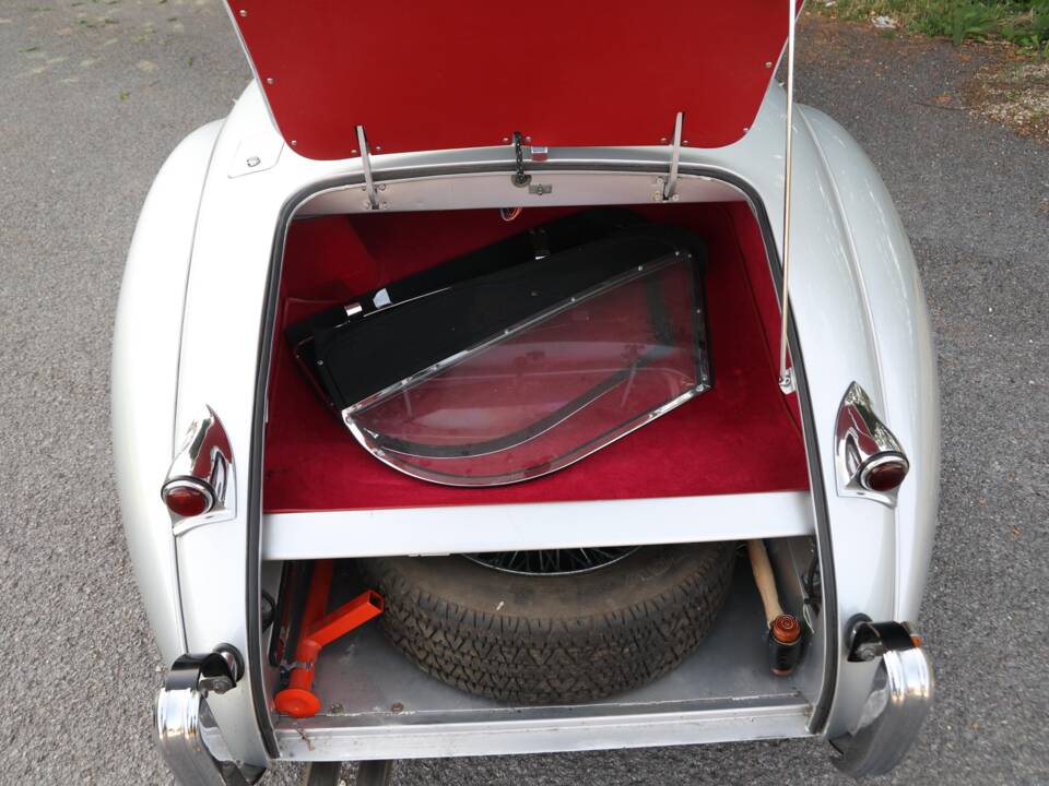Bild 34/34 von Jaguar XK 120 SE OTS (1953)