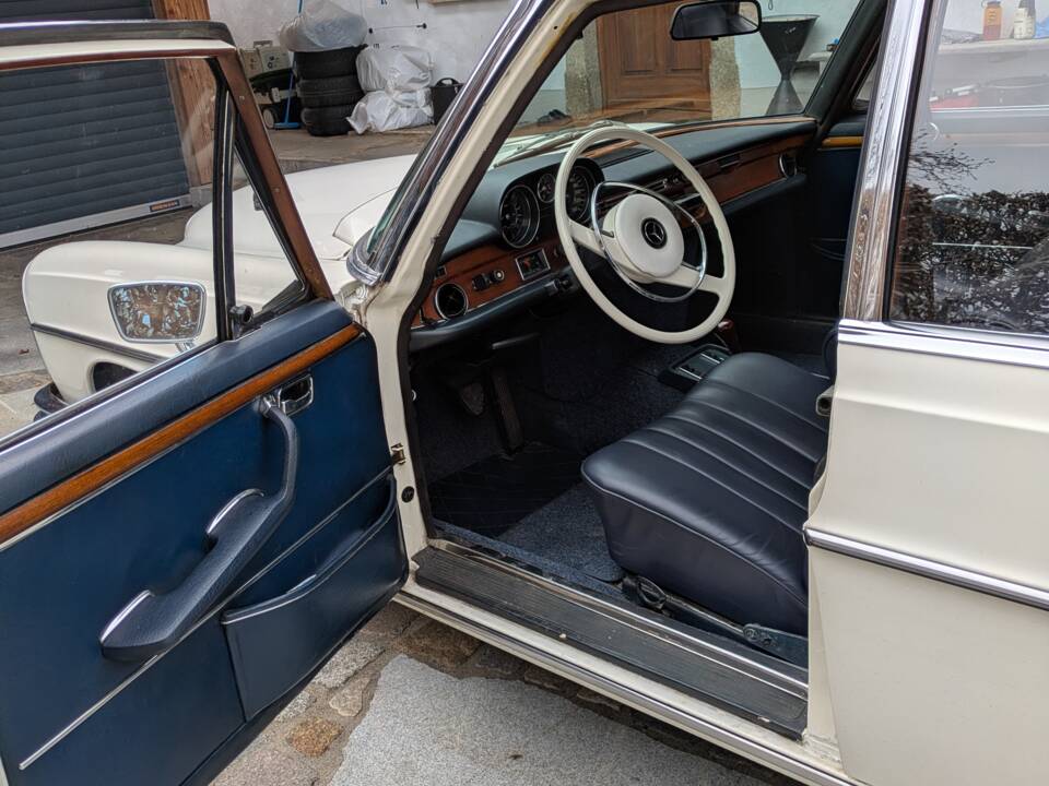 Immagine 6/24 di Mercedes-Benz 300 SEL 6.3 (1972)