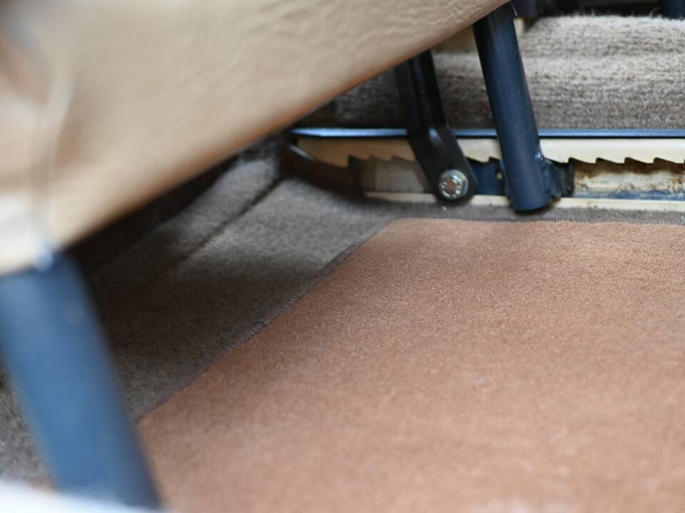 Immagine 17/26 di Volkswagen Golf Mk I 1.1 (1983)