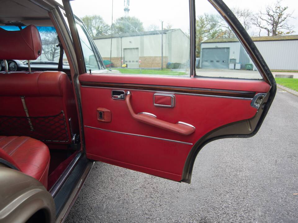 Bild 16/36 von Mercedes-Benz 300 SEL 6.3 (1969)