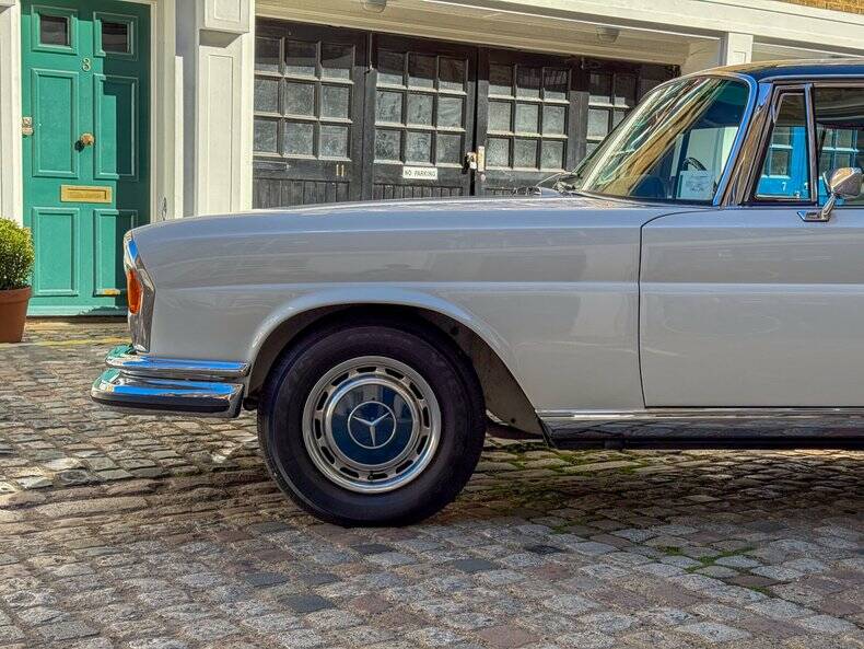 Bild 39/50 von Mercedes-Benz 280 SE 3,5 (1971)